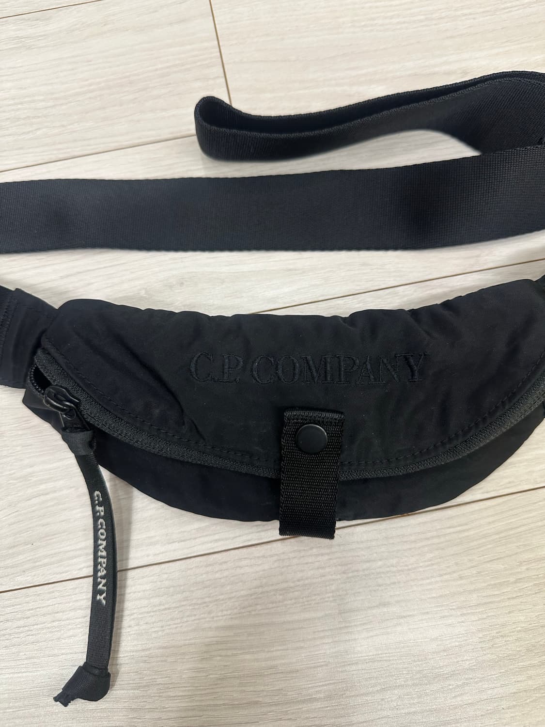 Cp company 힙색 크로스백 상품이미지2