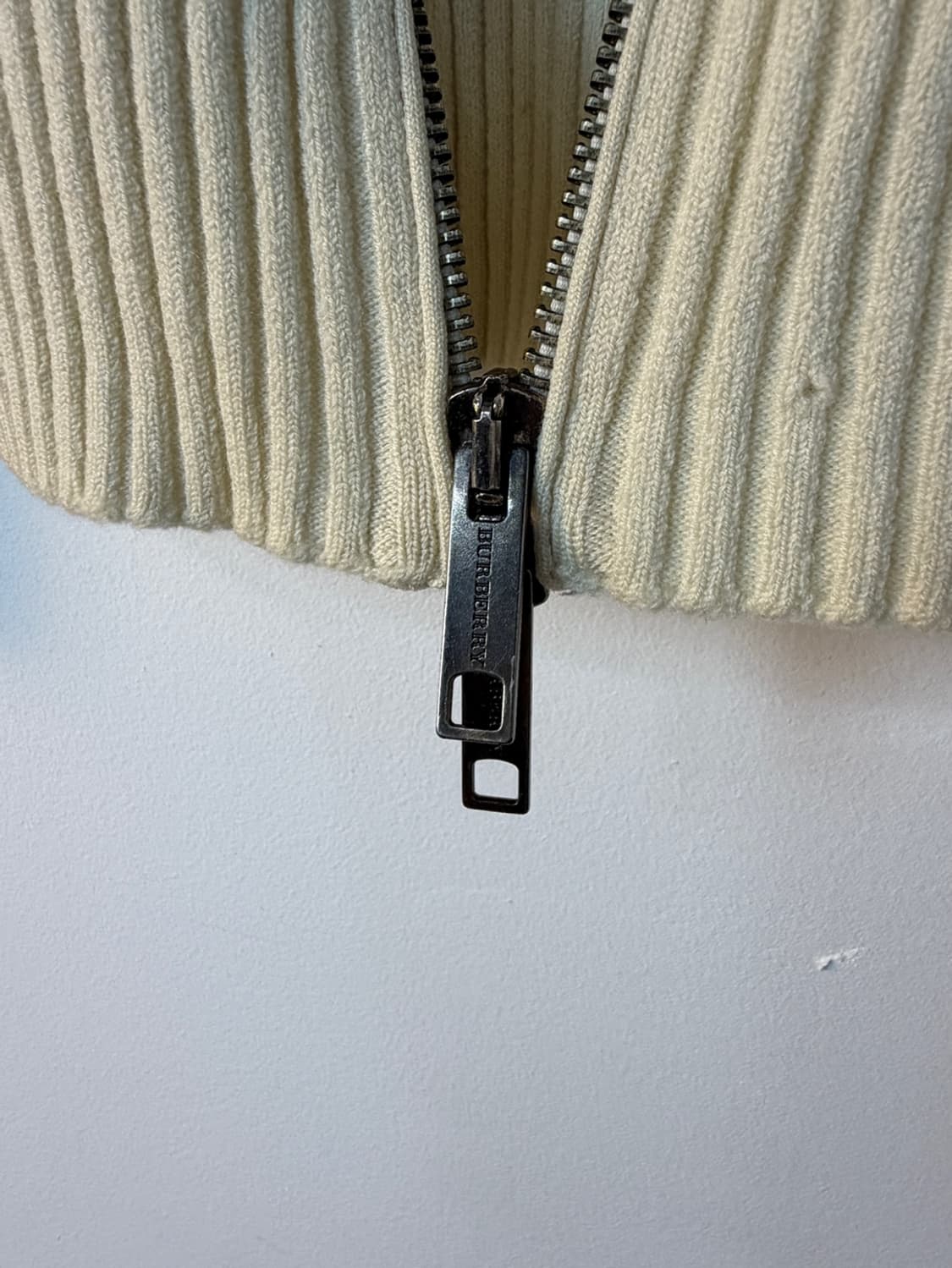 버버리 노바체크 패치 니트 집업  상품이미지5