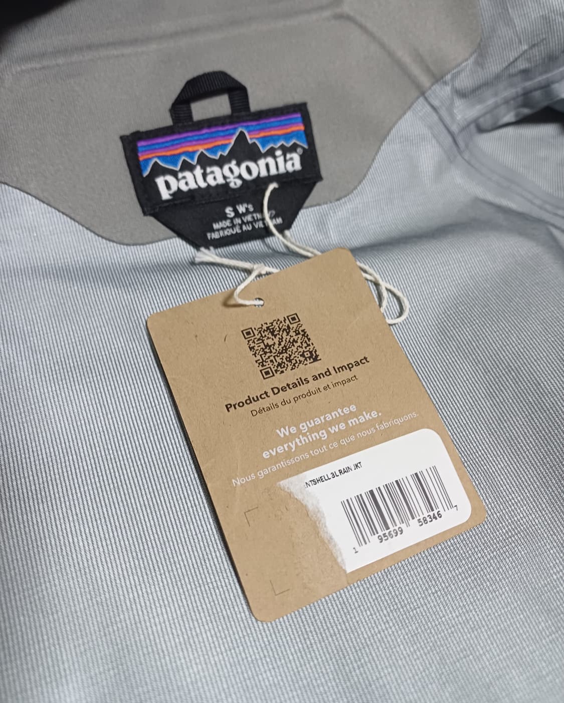 👀 파타고니아 우먼스 토렌쉘 레인 자켓 - 블랙 상품이미지3