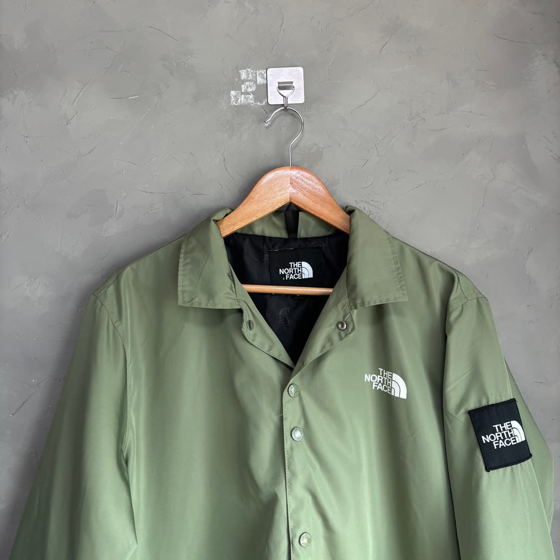 노스페이스 바람막이 코치자켓 올리브 상품이미지2