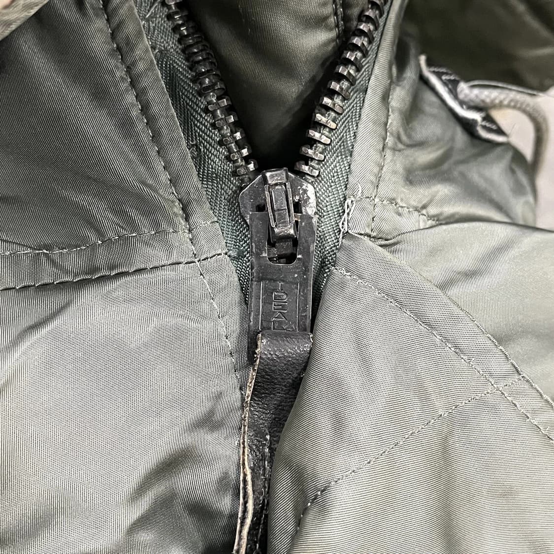 알파 인더스트리 N-2B 플라이트 붐버 자켓 상품이미지5