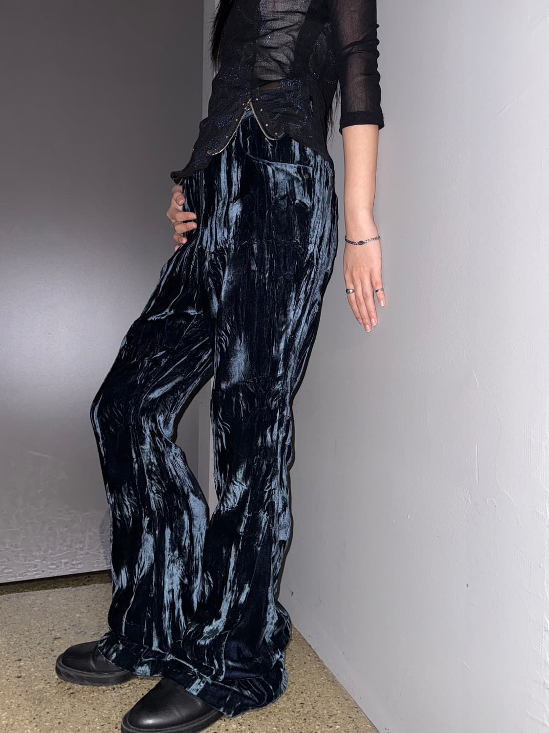 앤더슨벨 에리카 크링클 벨벳 팬츠 상품이미지2