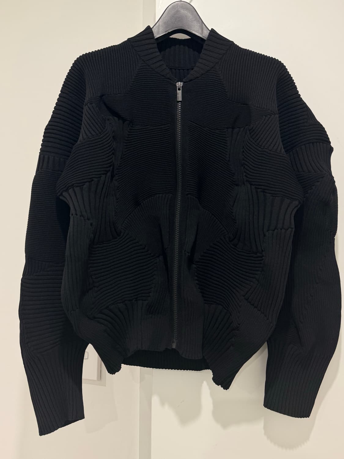 이세이미야케 ISSEY MIYAKE 코네코네 가디건 블랙(새상품) 상품이미지4