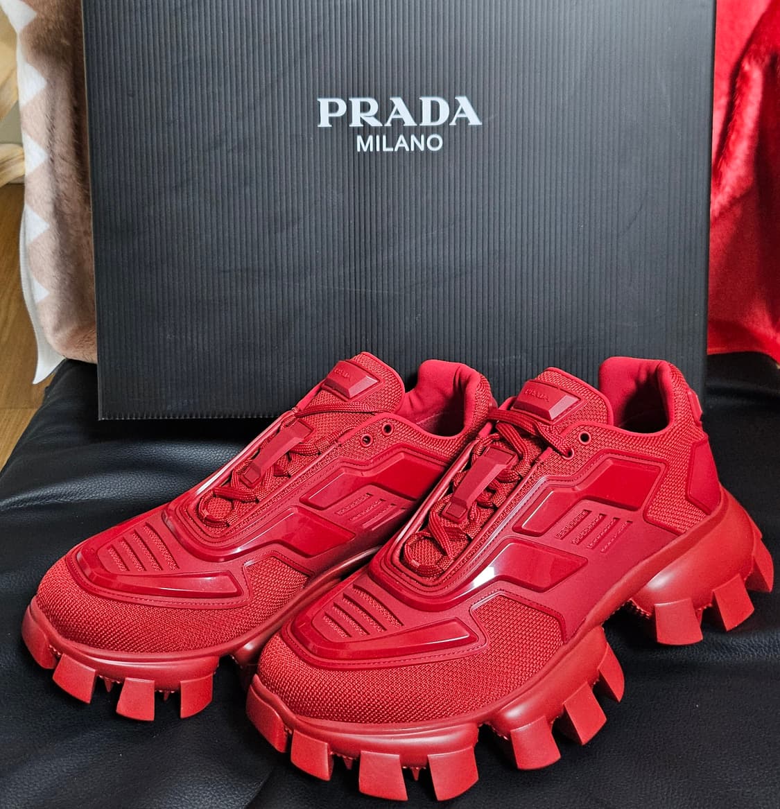 프라다 클라우드 버스트 썬더 레드 (6.5/255) 정품 상품이미지1