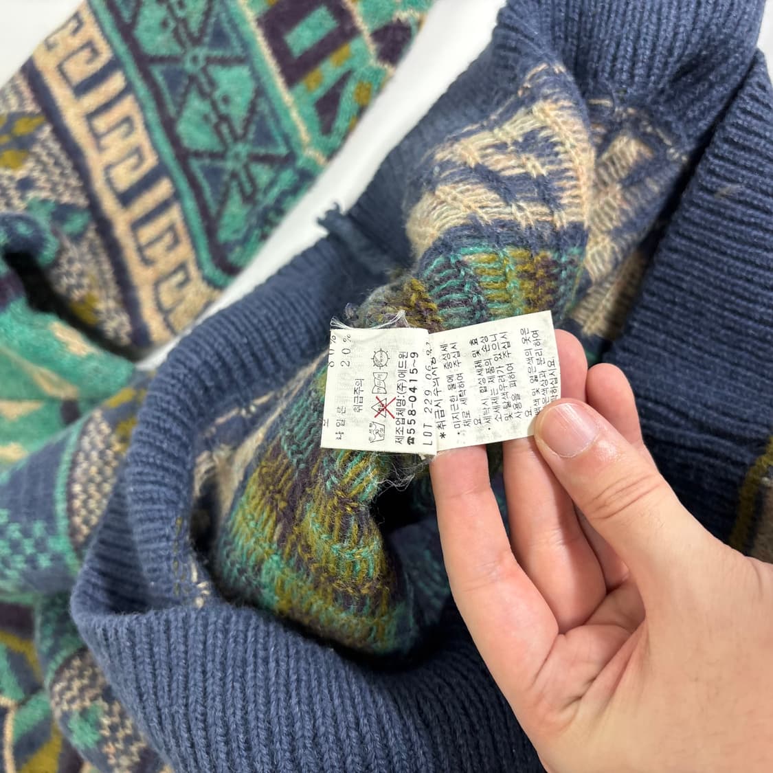 M 에드윈 EDWIN 브이넥 에스닉 자카드 니트 상품이미지5