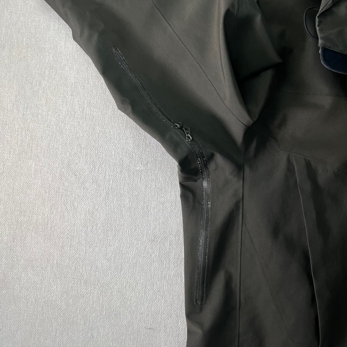 100 아크테릭스 구형 알파 SV 카키 바람막이 자켓 상품이미지4