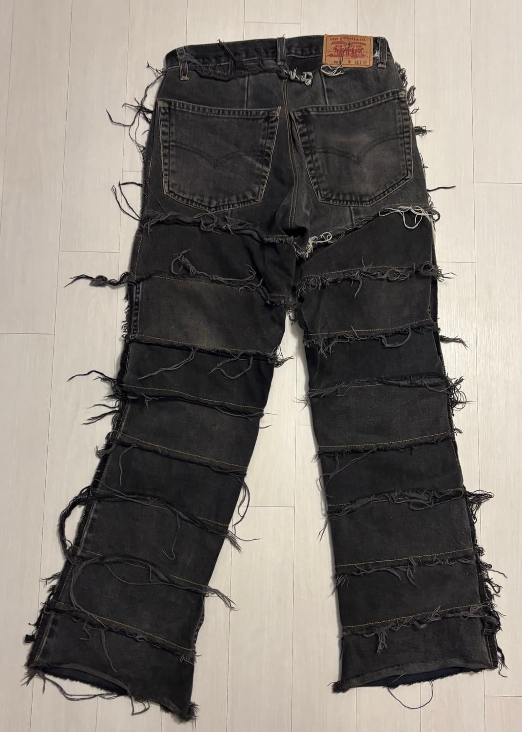 리바이스 빈티지 흑청 데님 리메이크 그런지 디스트로이드 블랙 진 상품이미지1