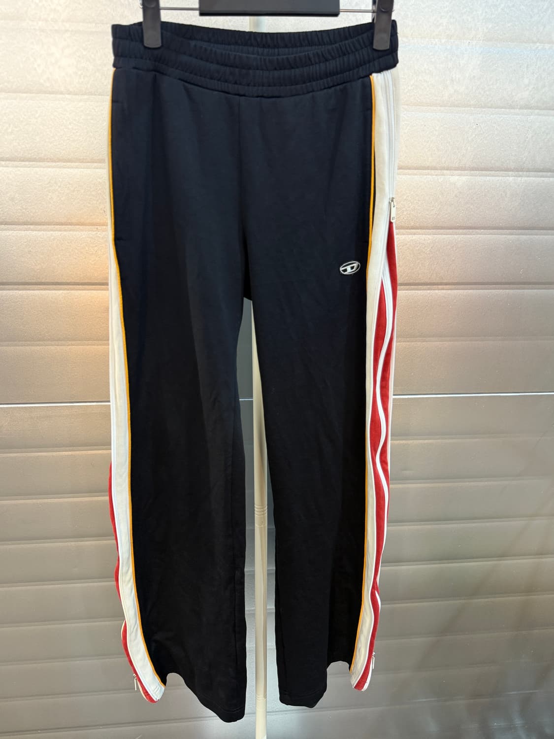 디젤 P-잼포크 사이드 지퍼 스웨트팬츠 상품이미지2