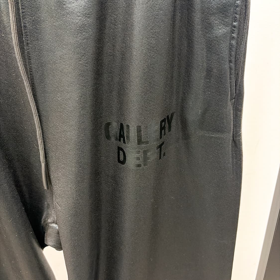 (정품/새상품) 갤러리 디파트먼트 남성 블랙 아날로그 스웻팬츠 상품이미지2