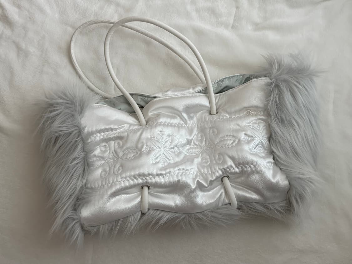 스컬프터 플러피백 화이트 상품이미지1