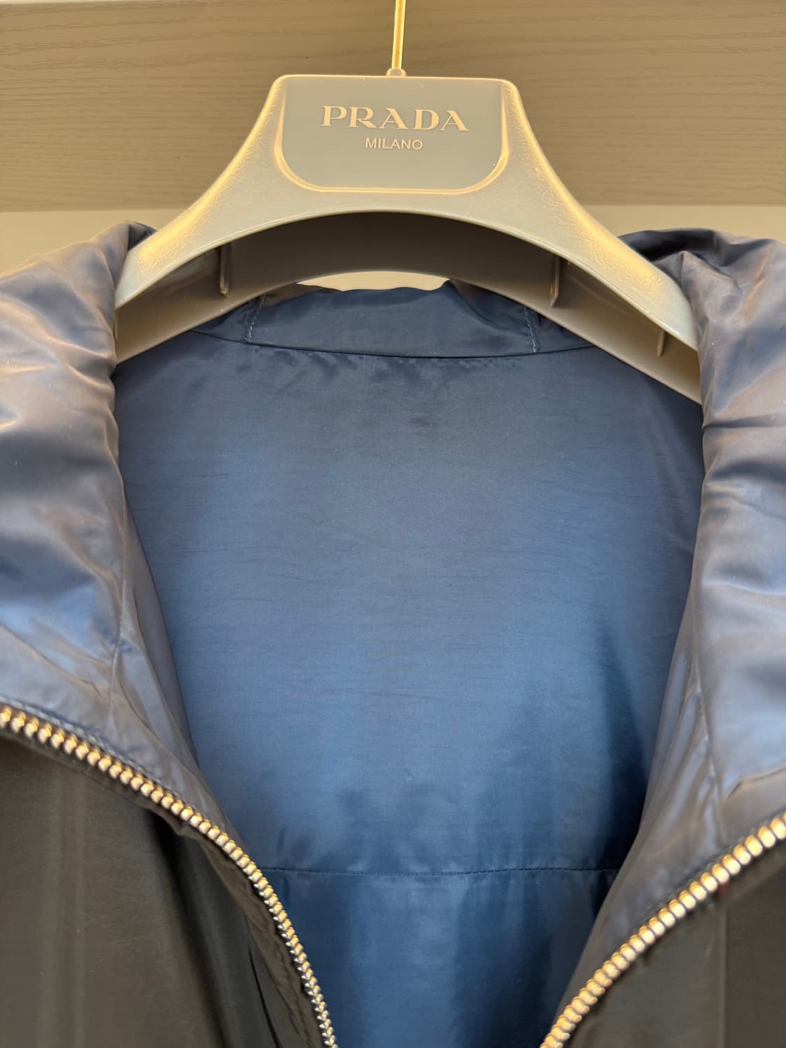 프라다 삼각로고 리버시블 바람막이 (블루종) 상품이미지3