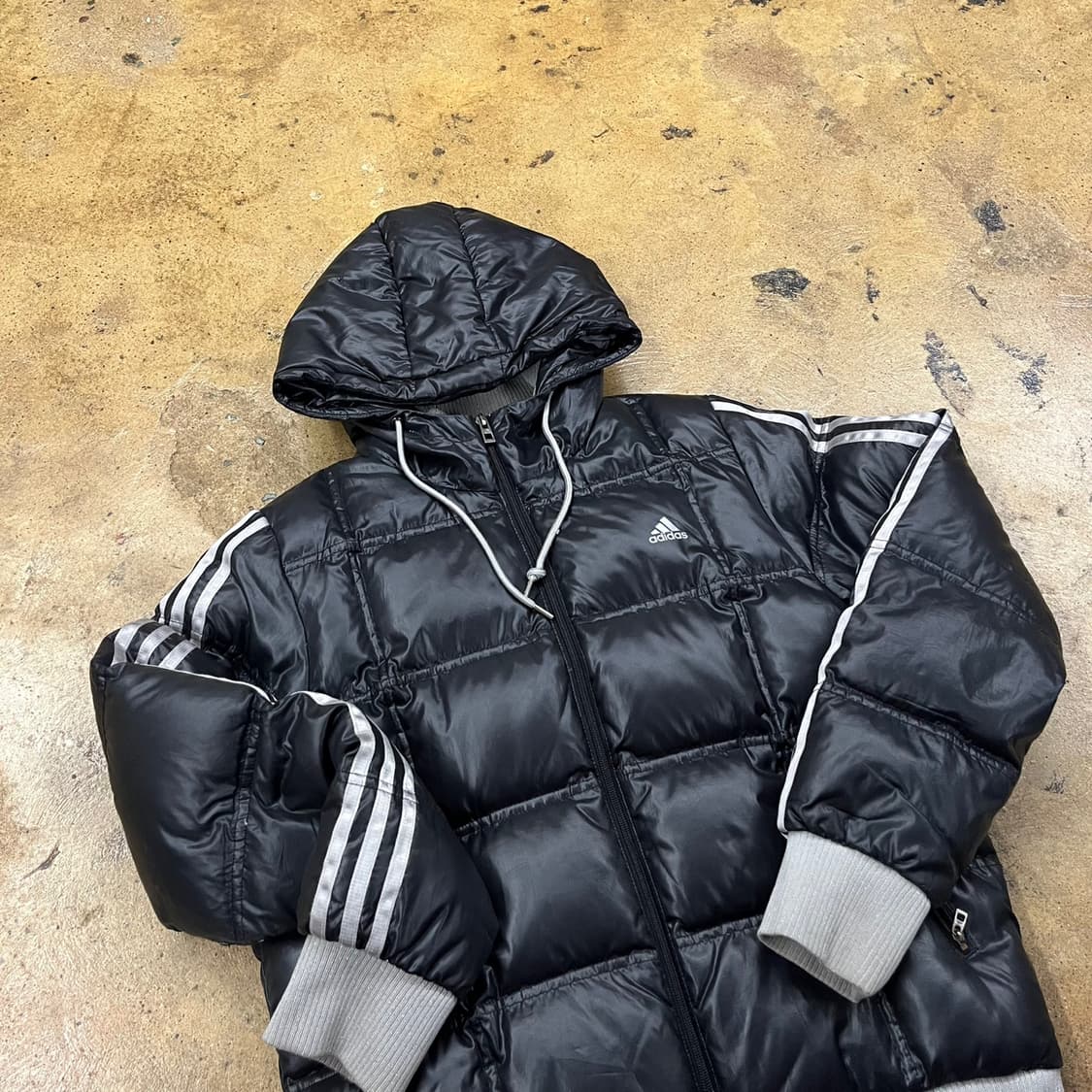 아디다스 블랙 실버 후드 숏패딩 95 상품이미지1