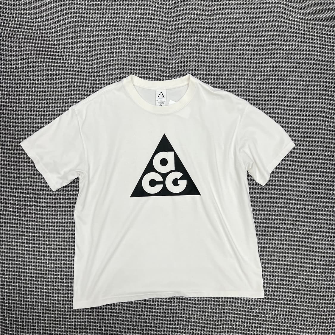 나이키 ACG 화이트 티셔츠 2XL 상품이미지1