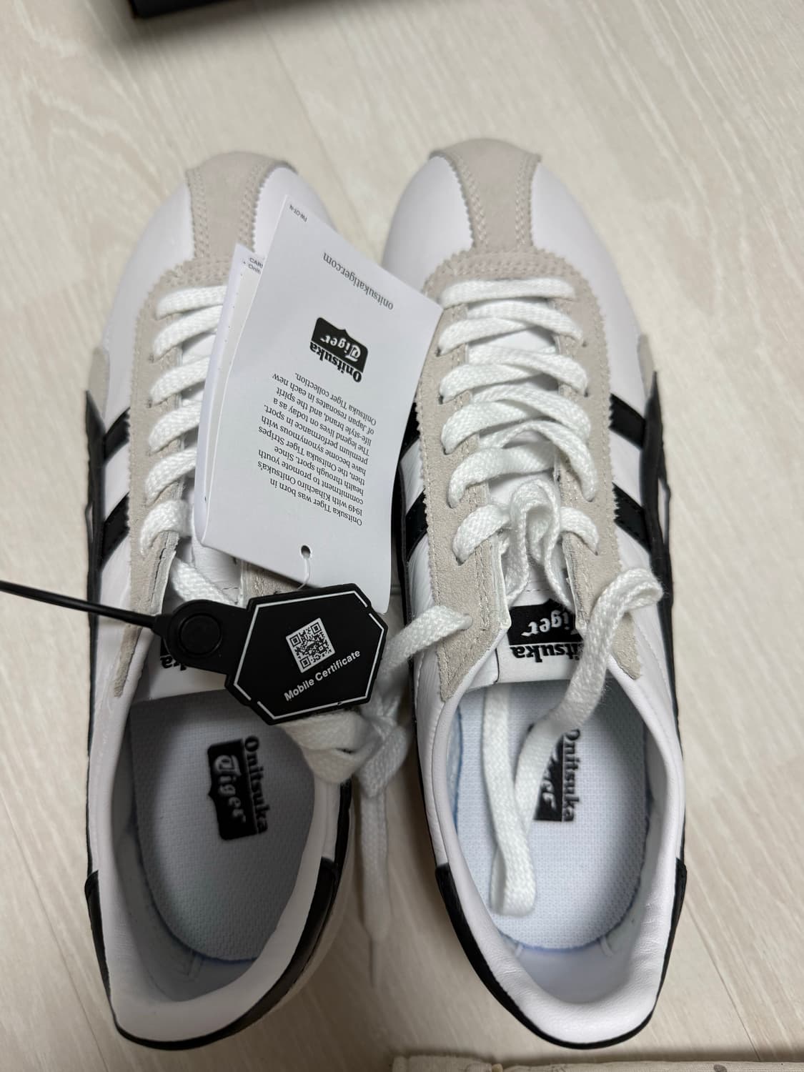 오니츠카카이거 블랙화이트 상품이미지2