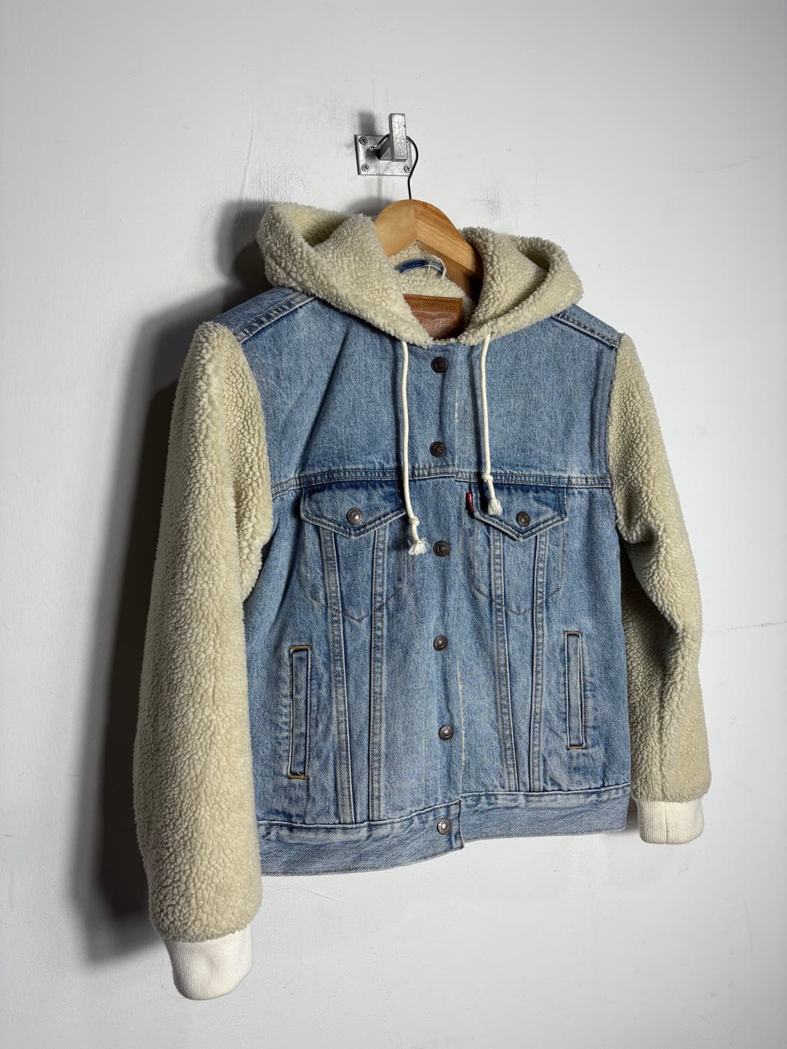 Levis 리바이스 프리미엄 시어링 후드 데님 자켓 상품이미지1