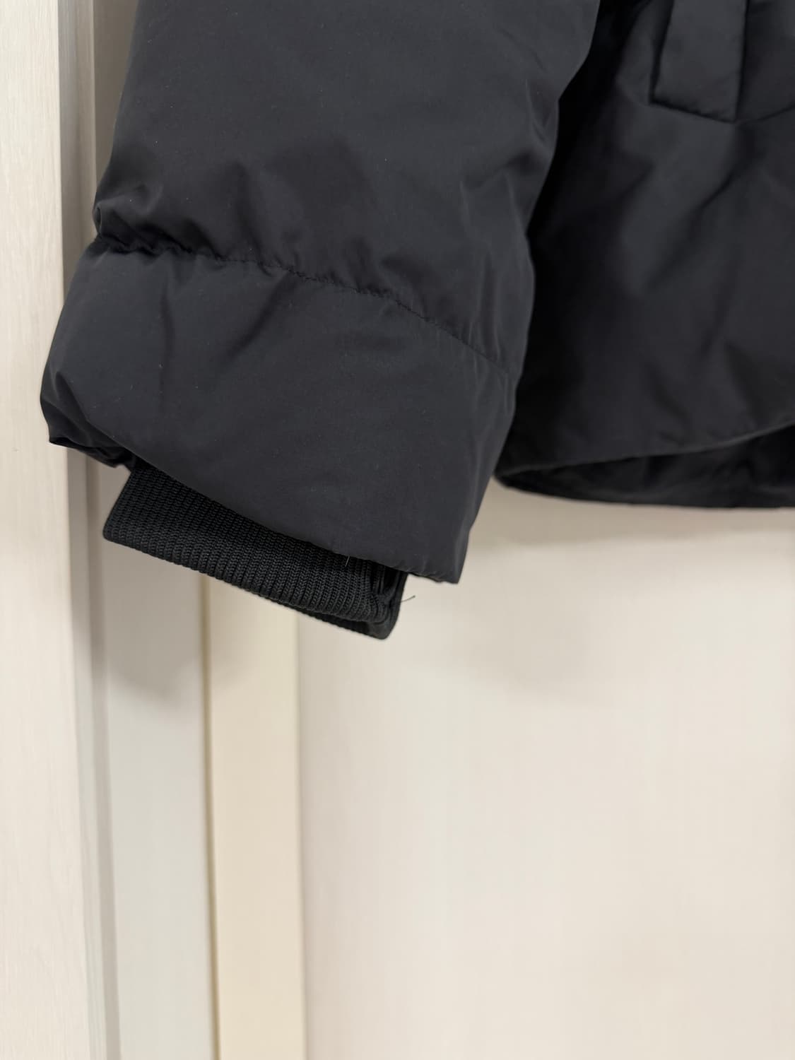 COS 코스 남성 푸퍼 숏패딩 블랙 M 상품이미지2