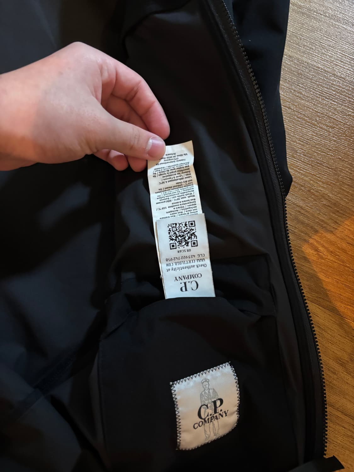 Cp컴퍼니 프로텍 바람막이 상품이미지4