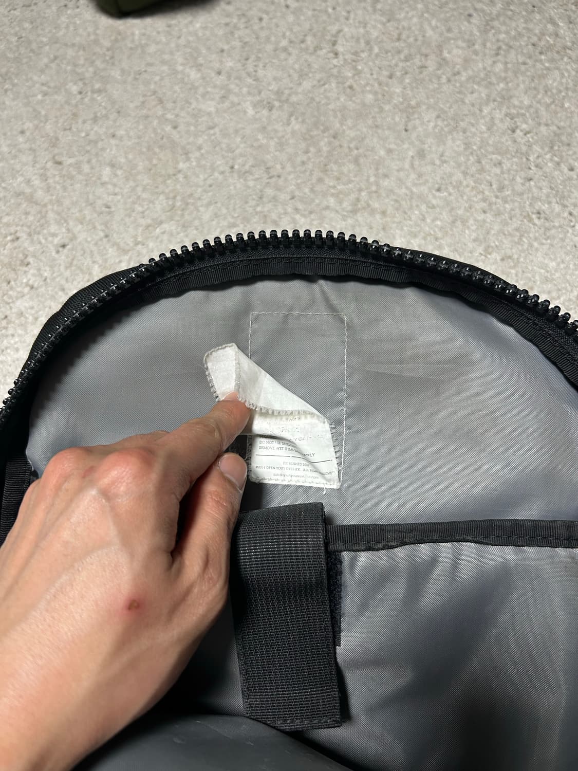 fce950 백팩 블랙 판매 상품이미지4