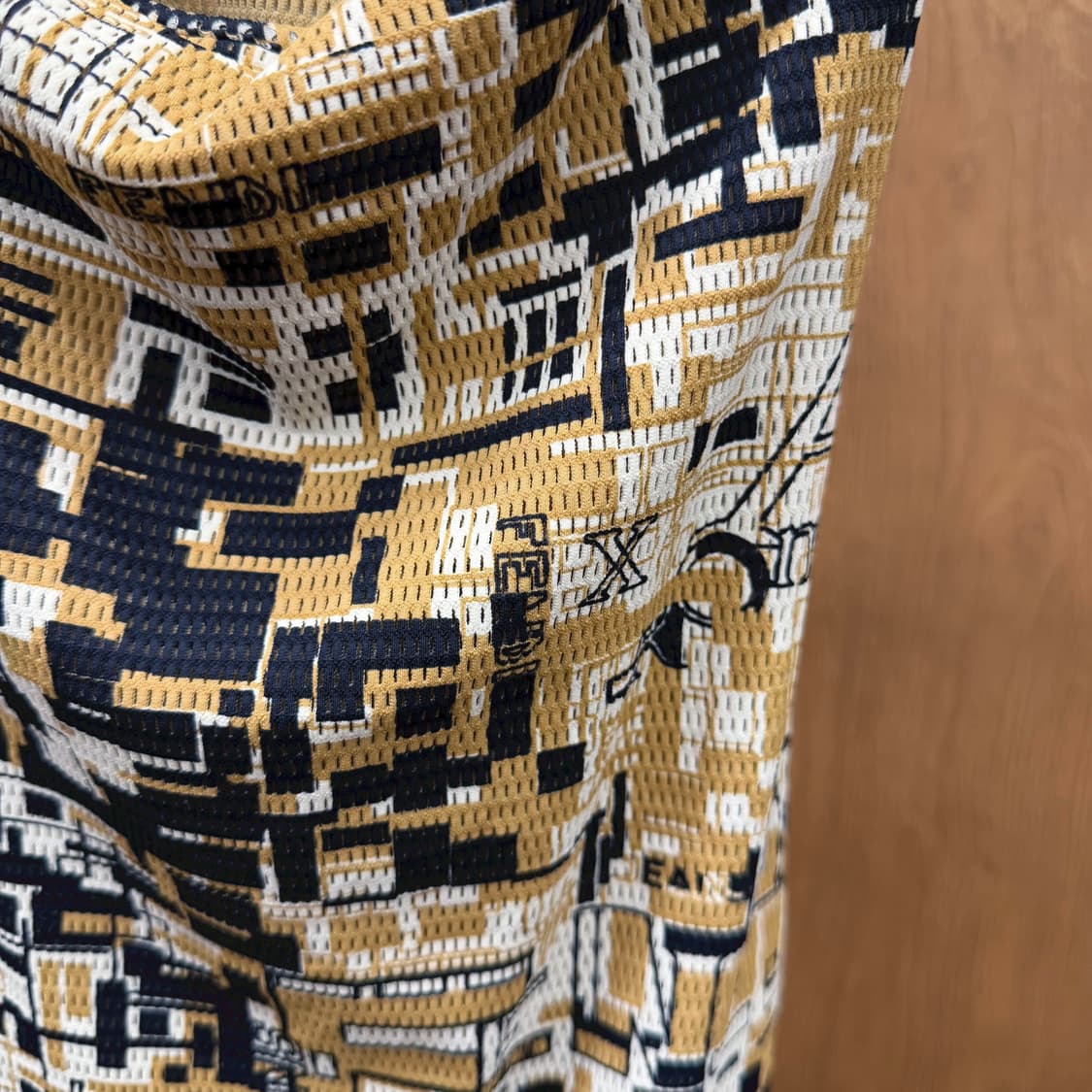 펜디 홀터넥 미디 원피스 스퀘어 그래픽 패턴 디테일 레귤러핏 베이지 상품이미지6