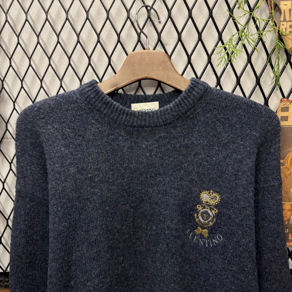 90s 발렌티노 울 니트 전면 자수 로고 포인트 네이비 상품이미지3