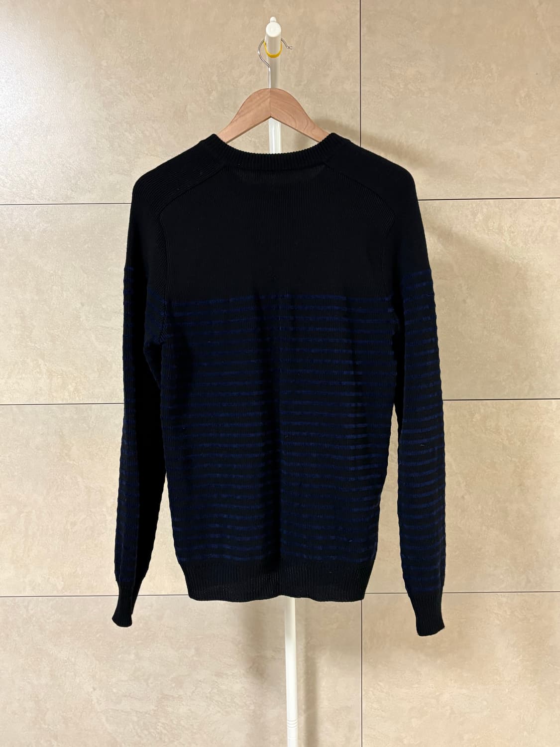 발망 스트라이프 견장 니트 상품이미지2