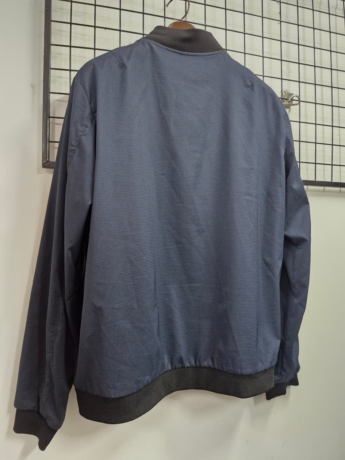 105XL 빈폴 네이비 바람막이 자켓. 상품이미지7