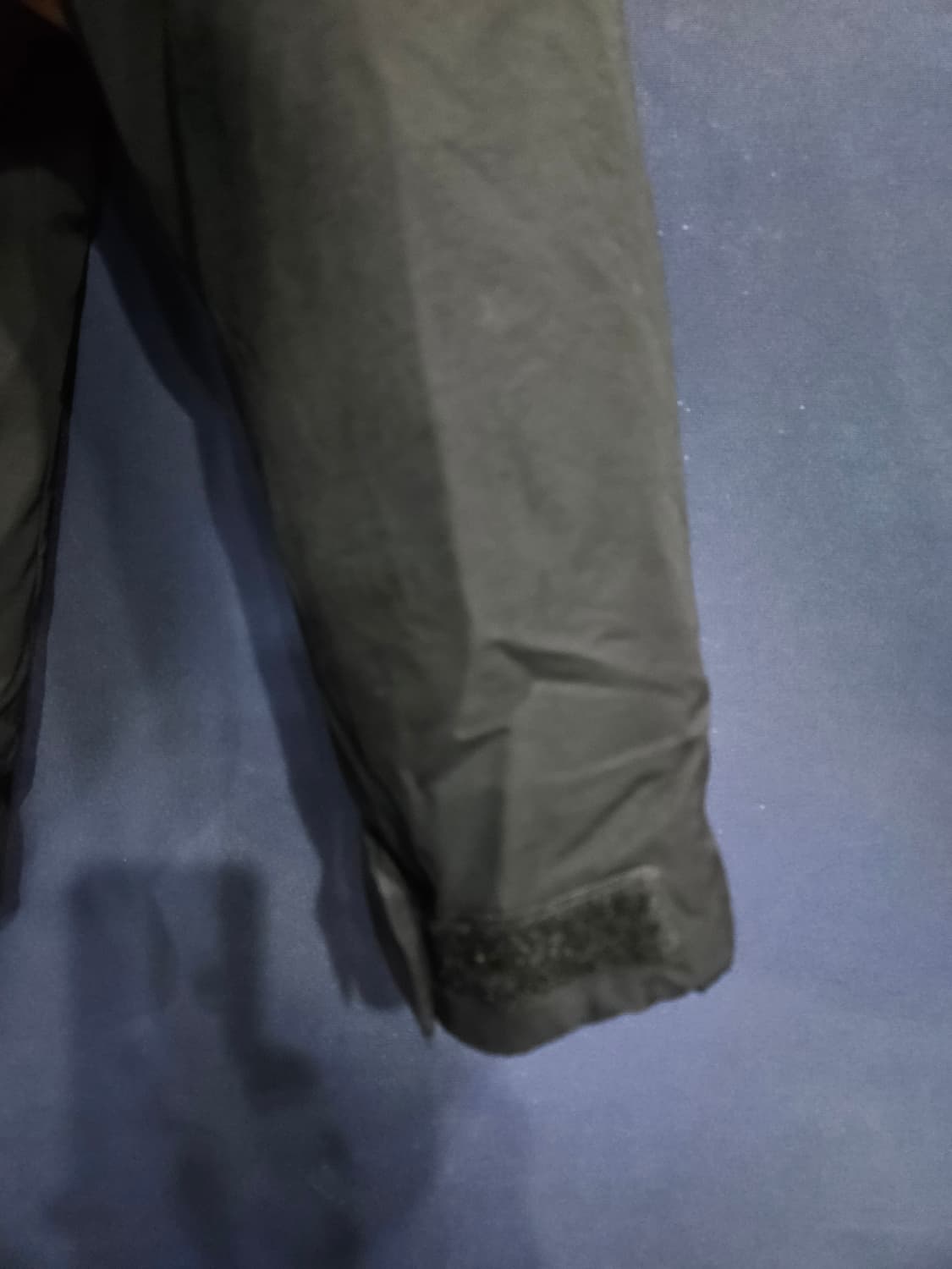 디스커버리 블랙컬러 남성 넉넉한 100 덕다운 패딩  상품이미지5