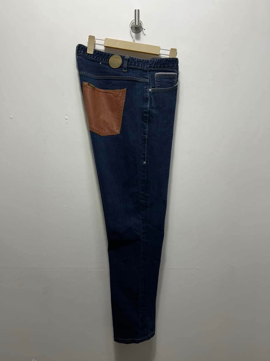 후부 남성 가죽패치 데님팬츠 38사이즈  상품이미지1