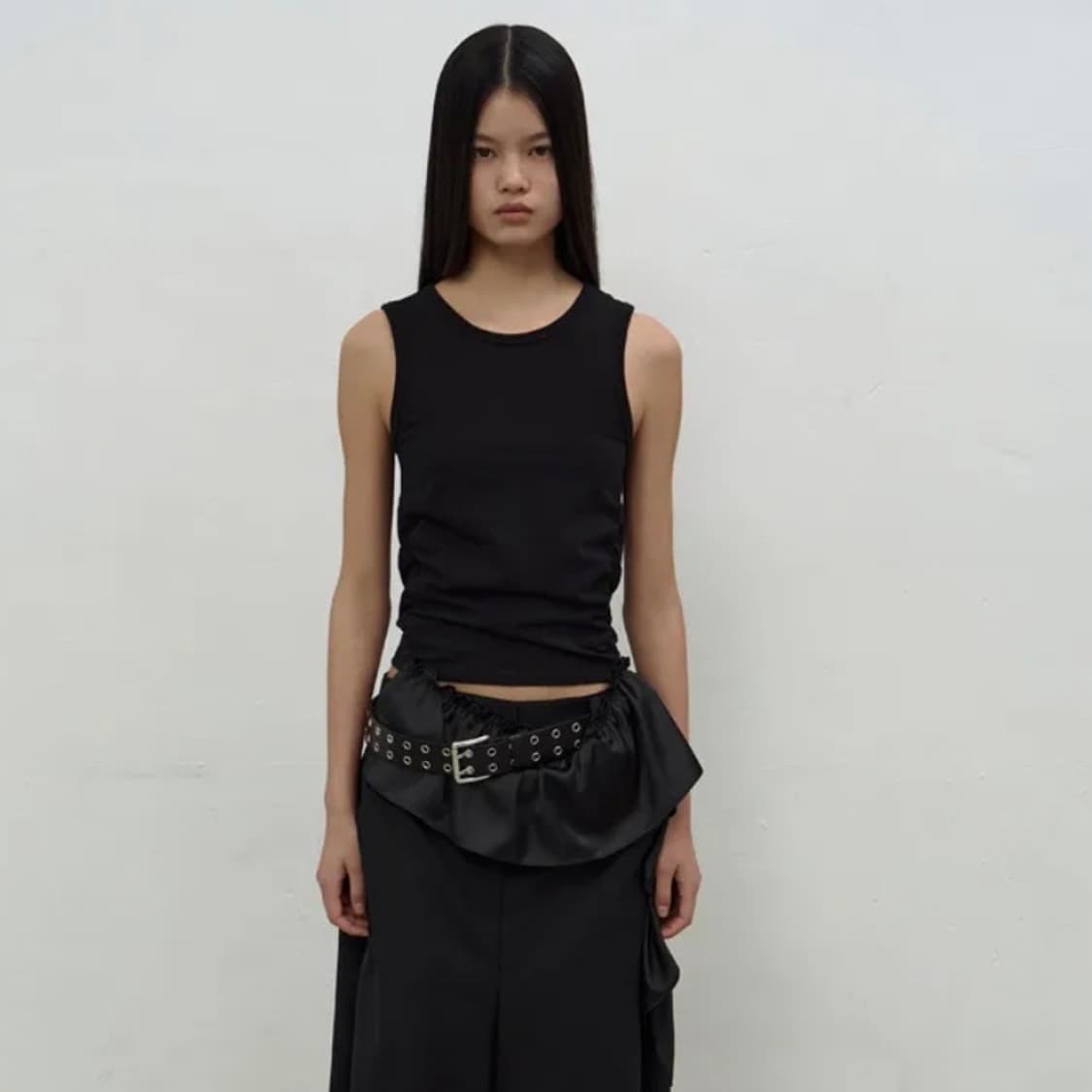 Lcdc 엘씨디씨 새틴 프릴 슬리브리스 탑 상품이미지1