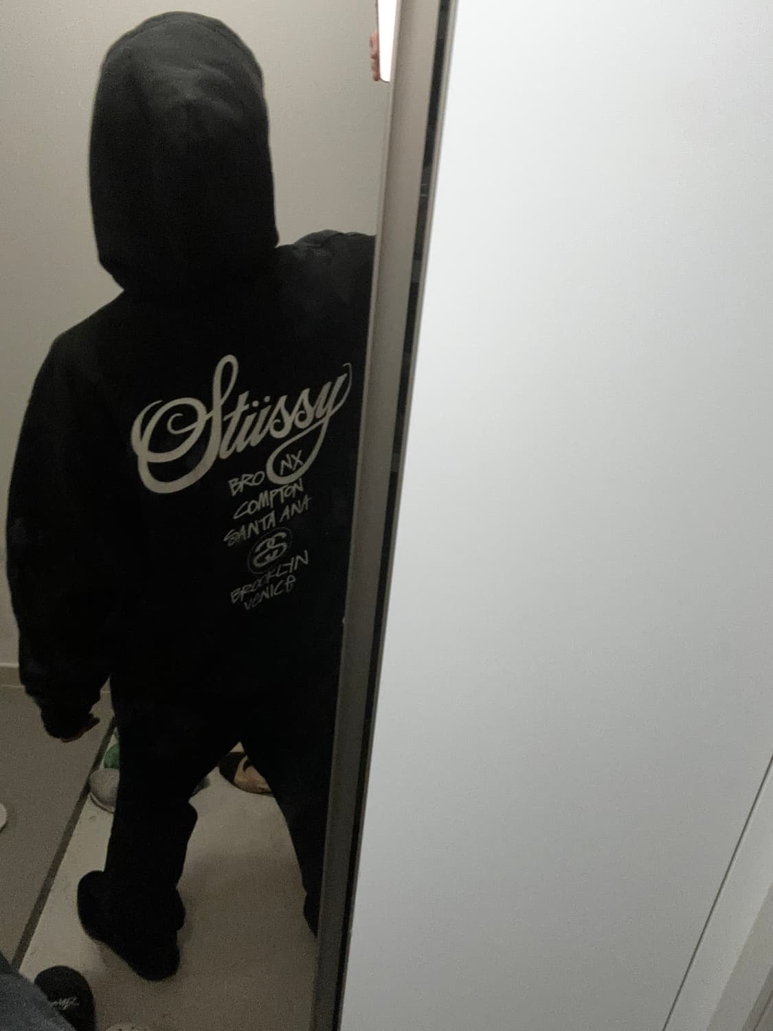 스투시 월드투어 후드 상품이미지1