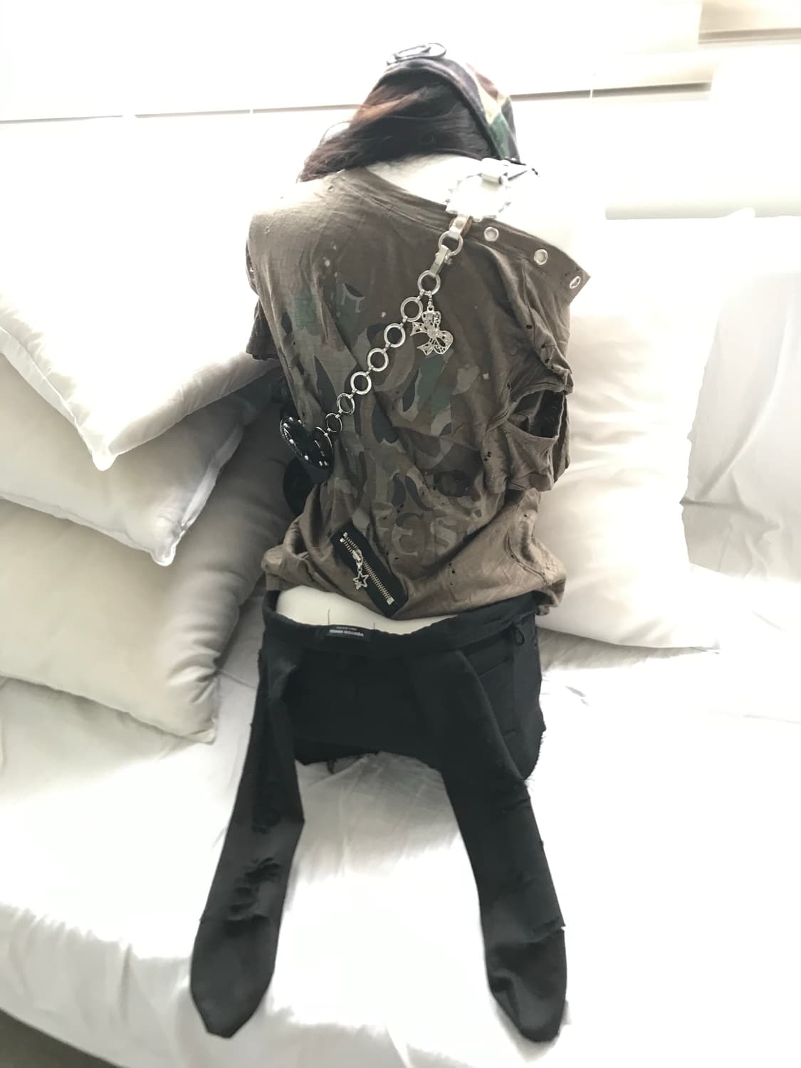 Khaki grunge damage eyelet&zipper tshirt 상품이미지2