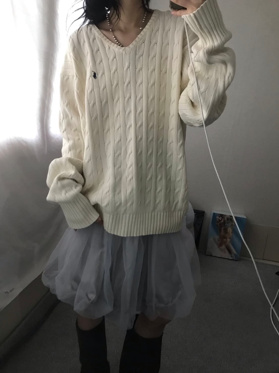 폴로 아이보리 브이넥 케이블 니트 상품이미지1