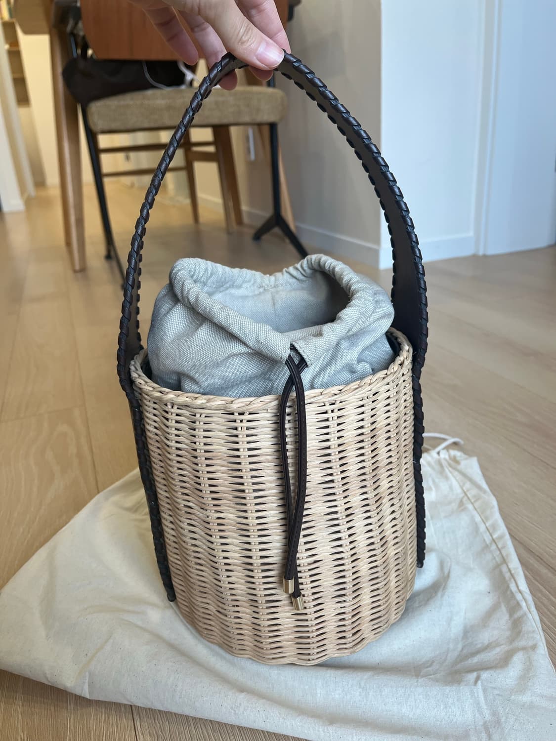 막스마라 라틴 원통 백 (3회 착용) 상품이미지5