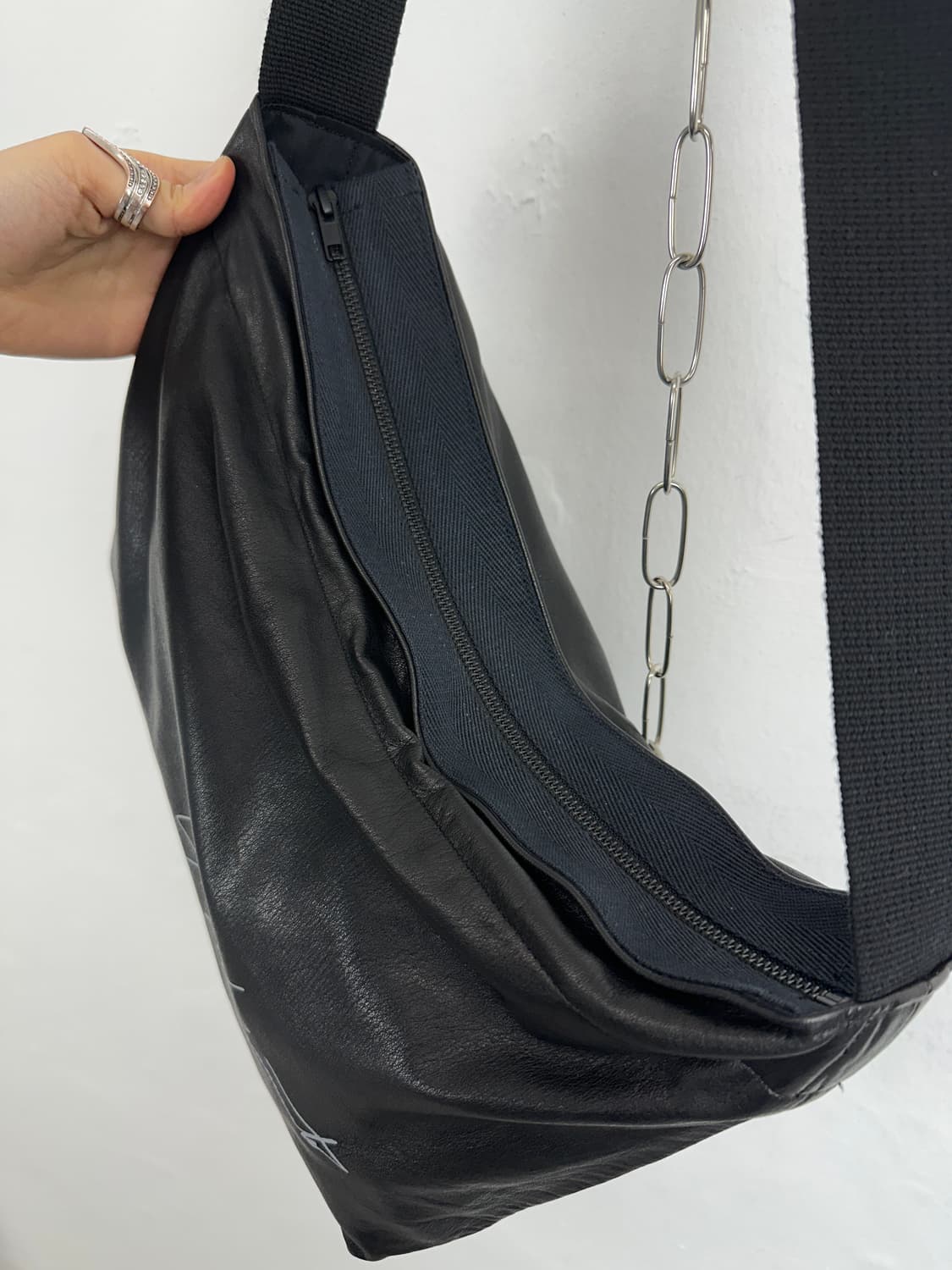 Yohji Yamamoto Cow Leather Logo Shoulder 상품이미지7