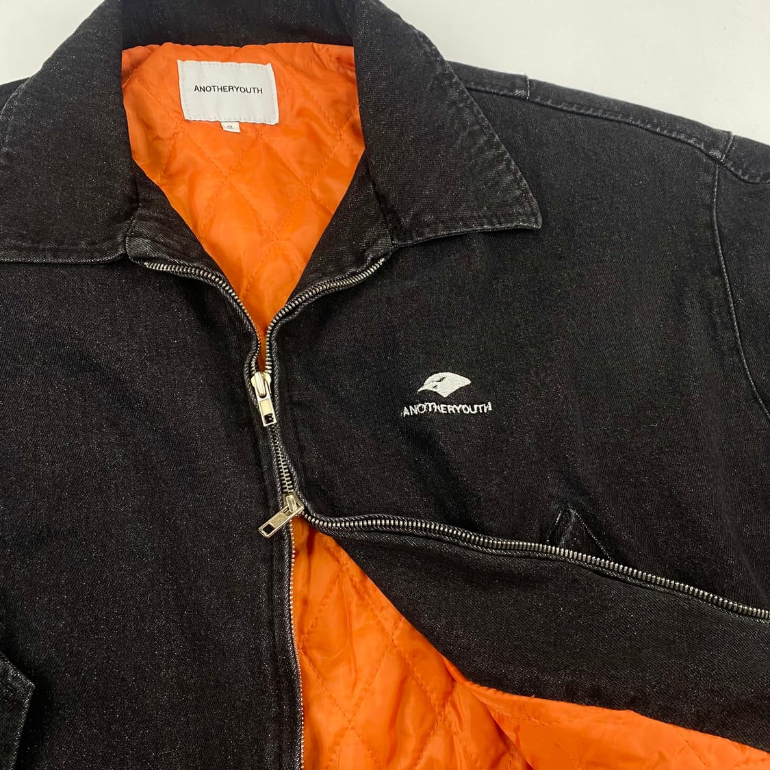 어나더유스 자수 빅로고 블랙 봄버 점퍼(108) 상품이미지5