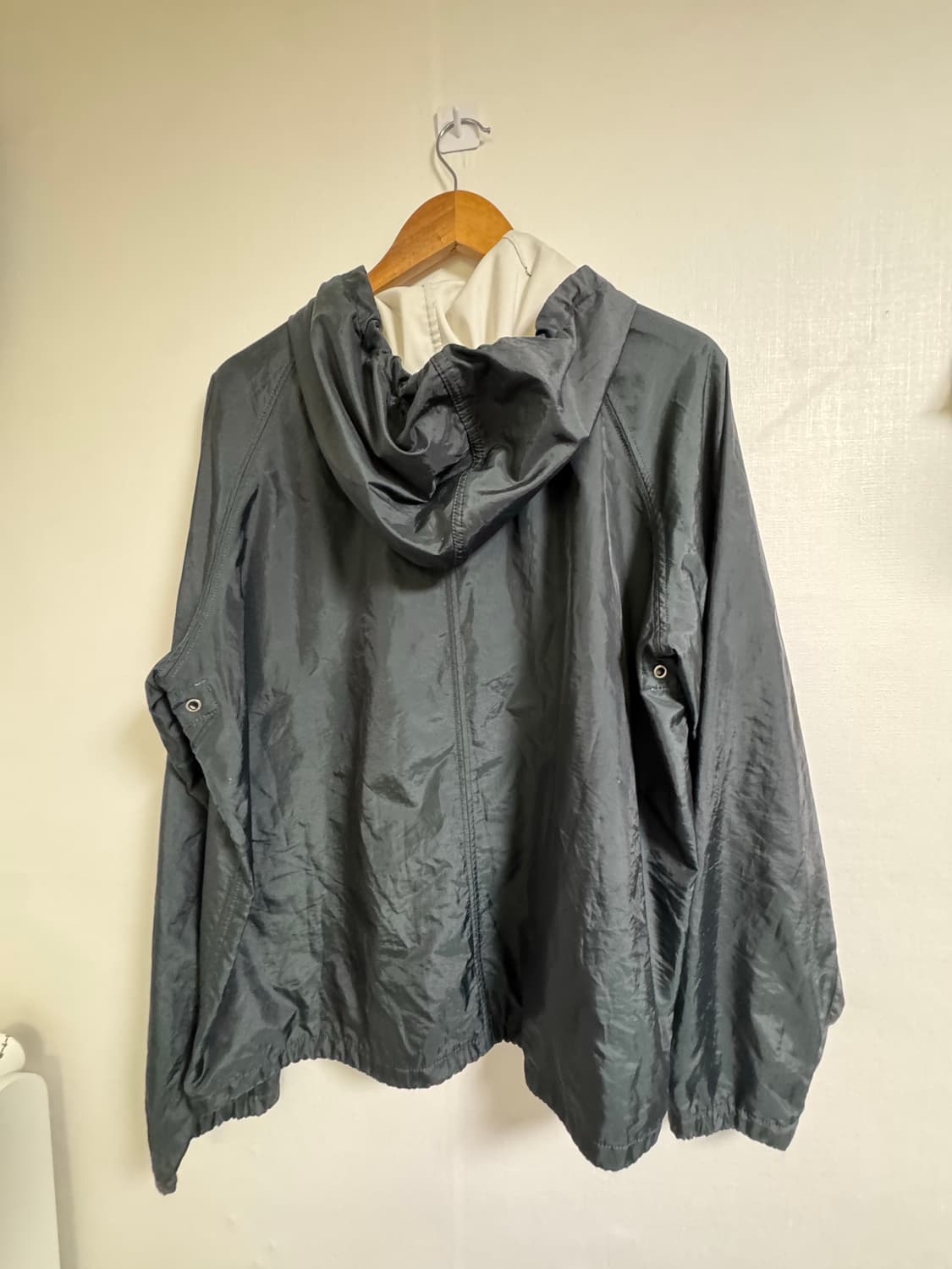 엠폴리오 아르마니 나일론 후드점퍼 상품이미지2