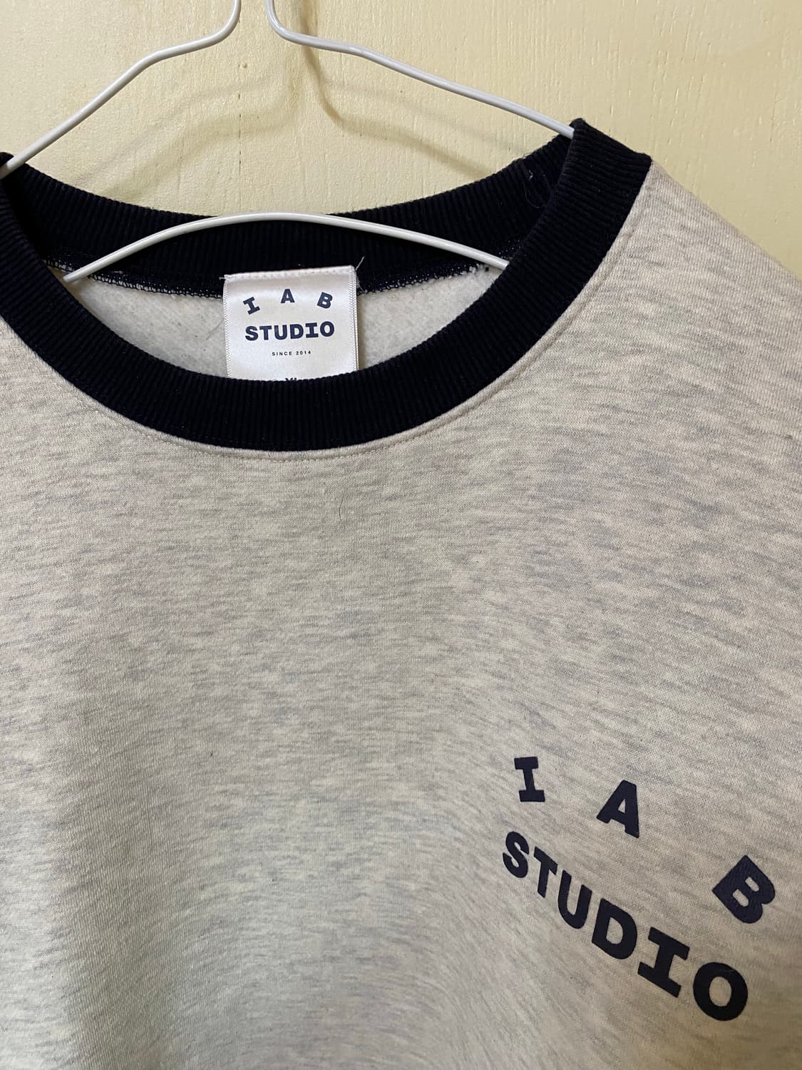 아이엠 스튜디오 맨투맨 상품이미지2