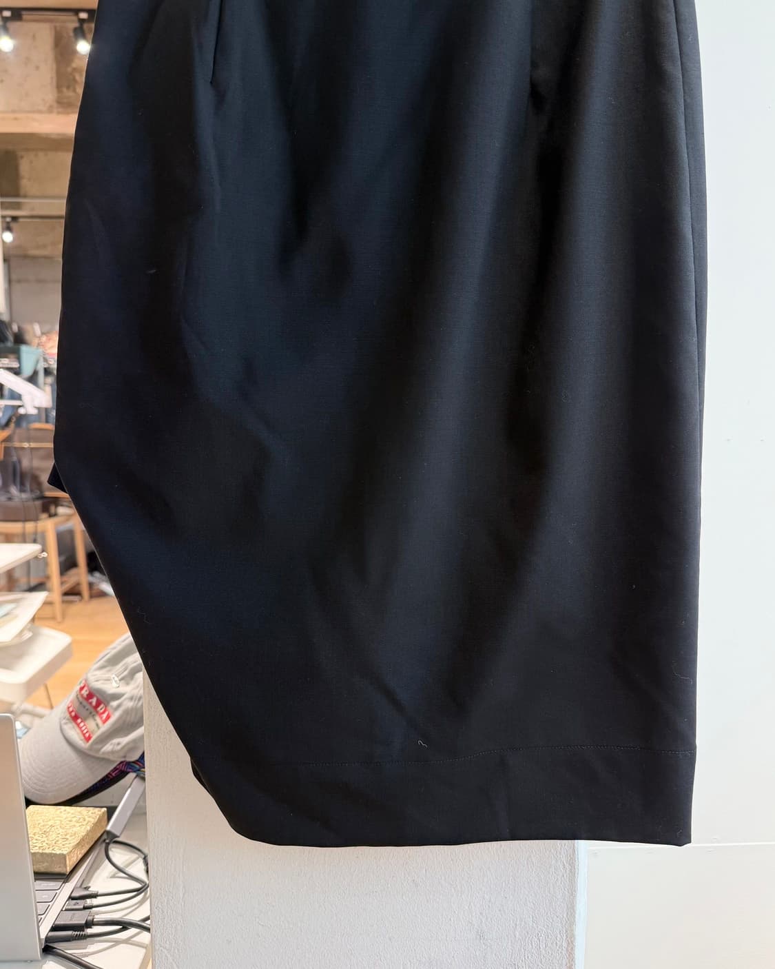 비비안웨스트우드 레드라벨 블랙 드레이프 미디스커트  상품이미지8