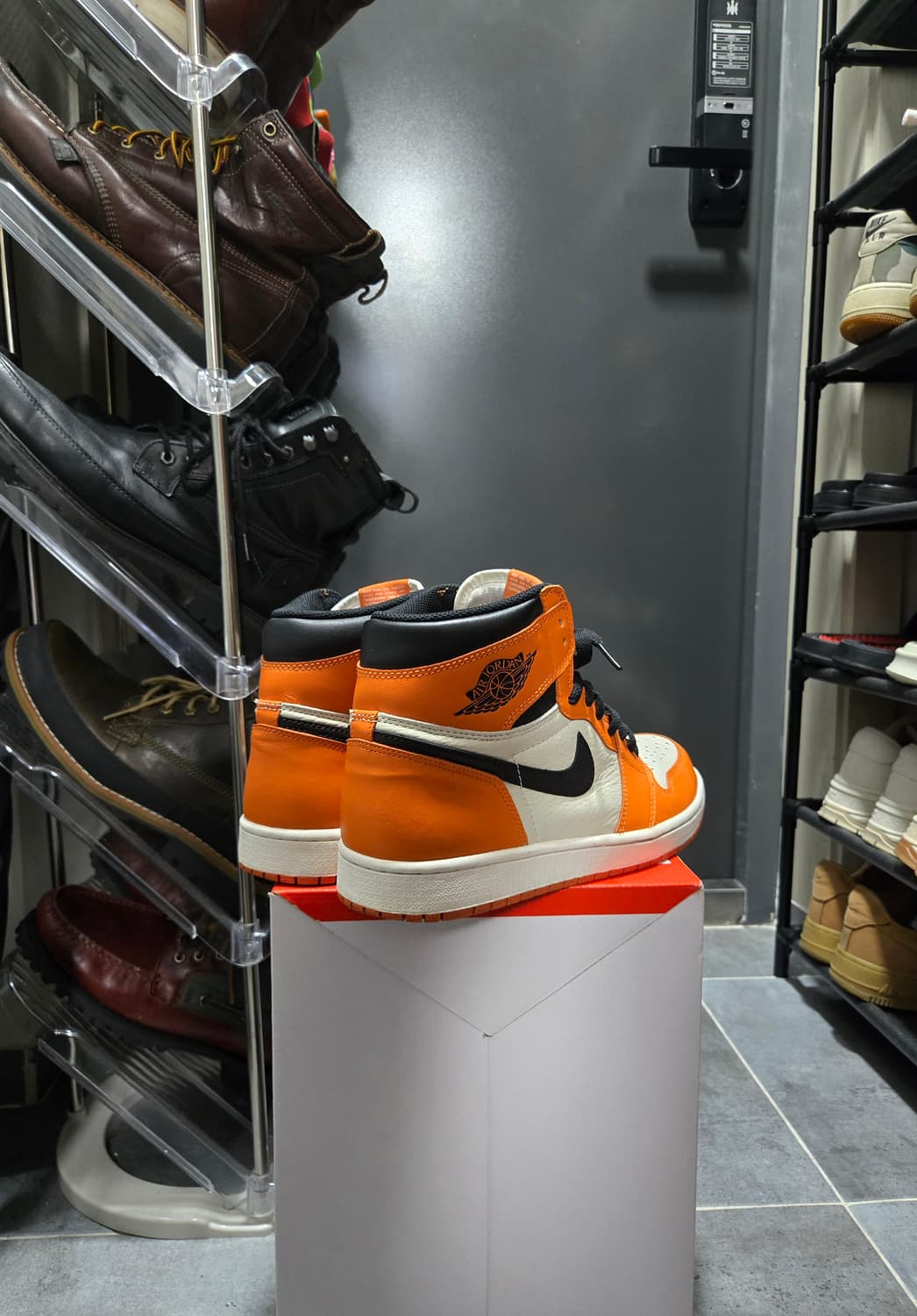 조던1 리버스 쉐터드 백보드 275 상품이미지3