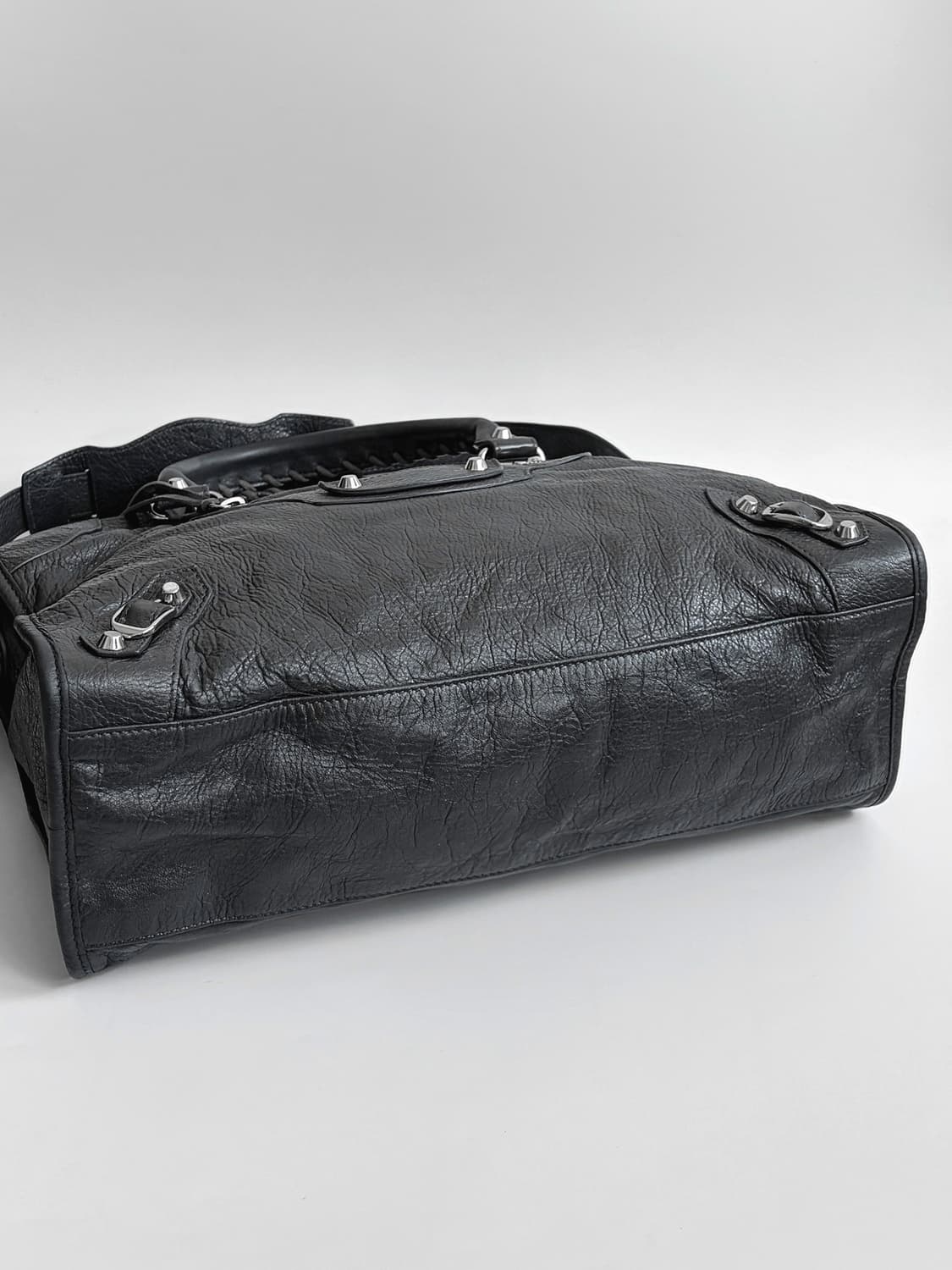 발렌시아가 클래식 시티백 미듐 판매합니다. 상품이미지8