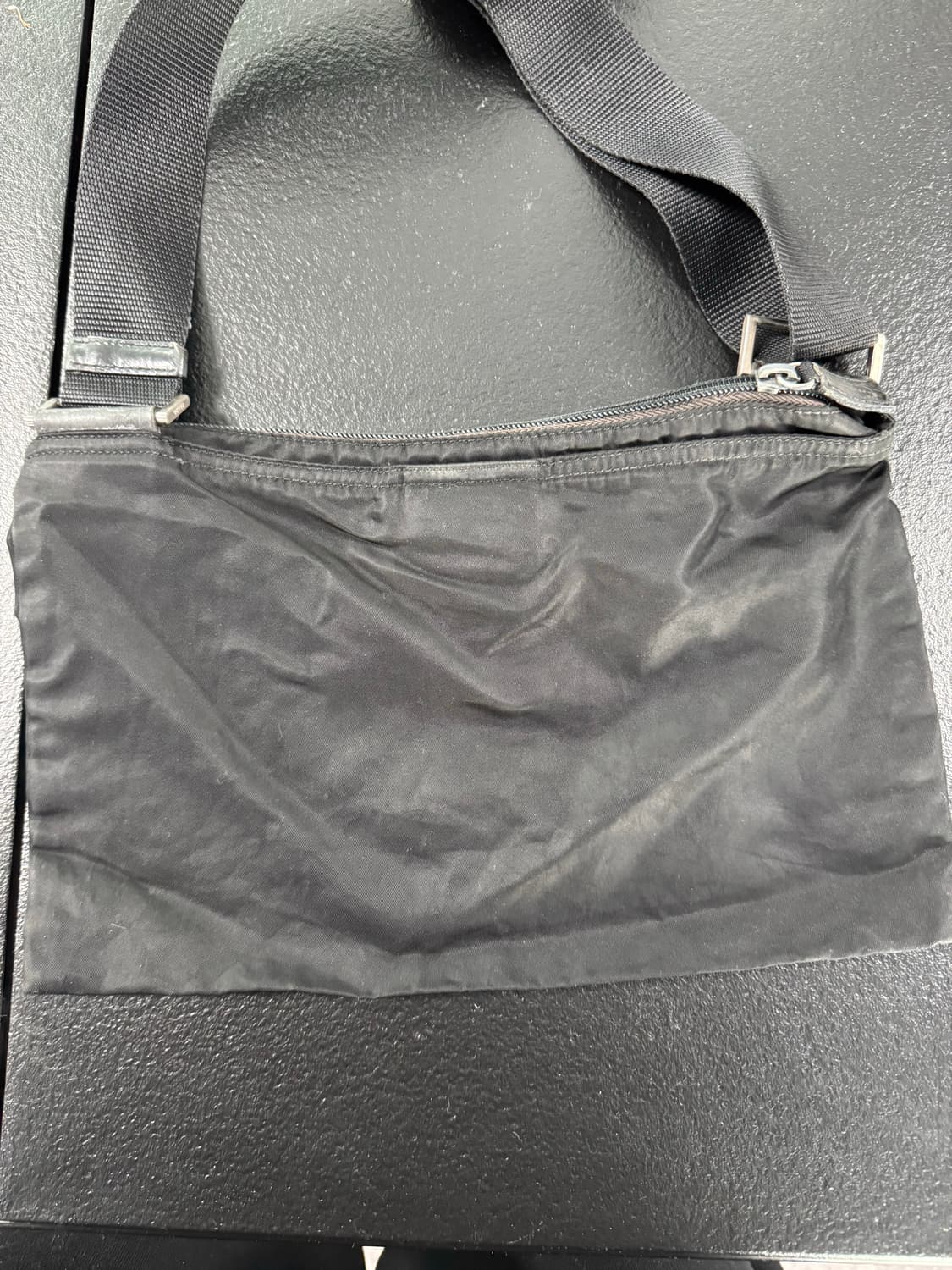 프라다포코노크로스백(정품) 상품이미지3