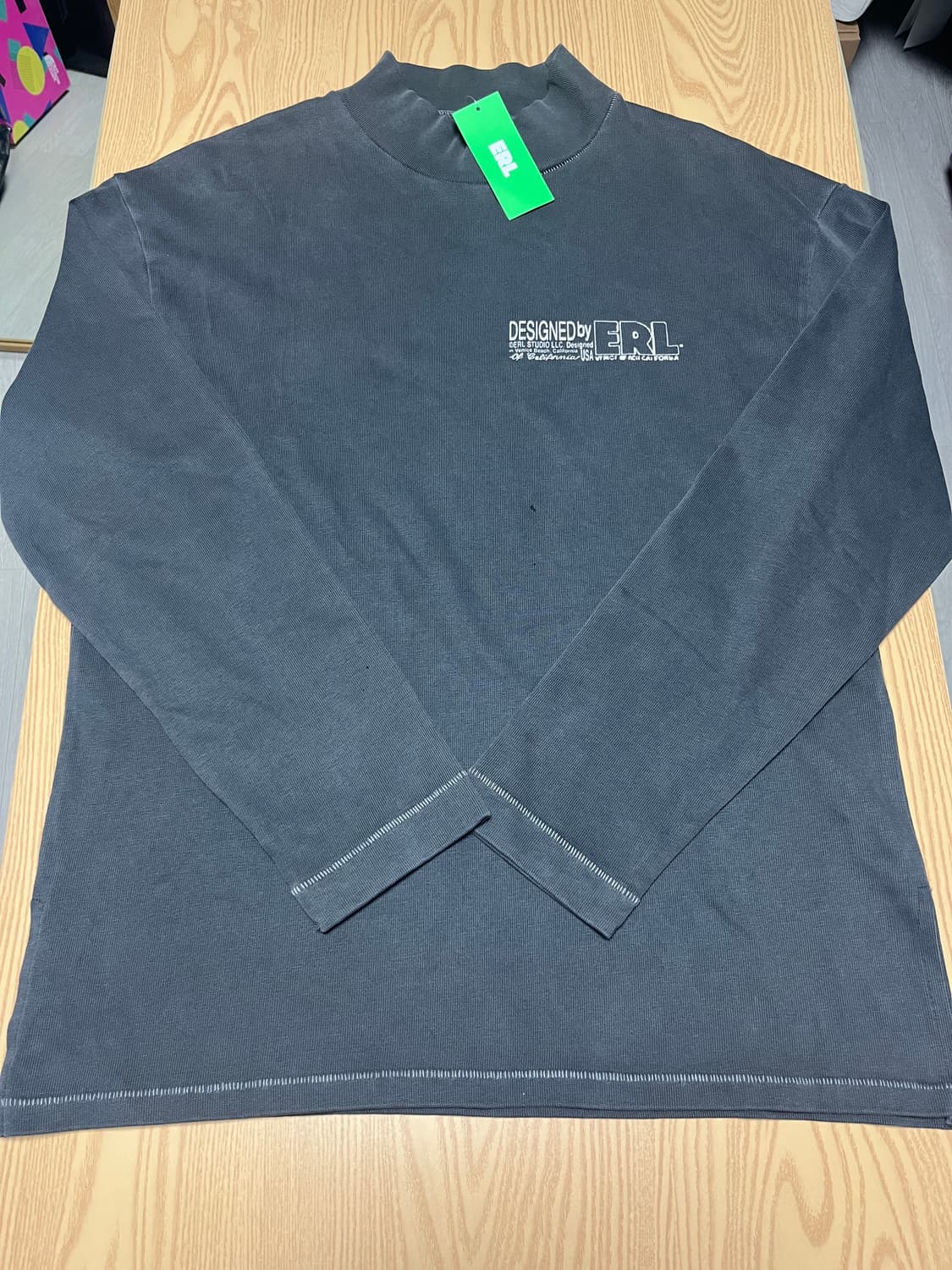 [L] ERL 모크넥 롱슬리브 티셔츠 새상품 상품이미지4
