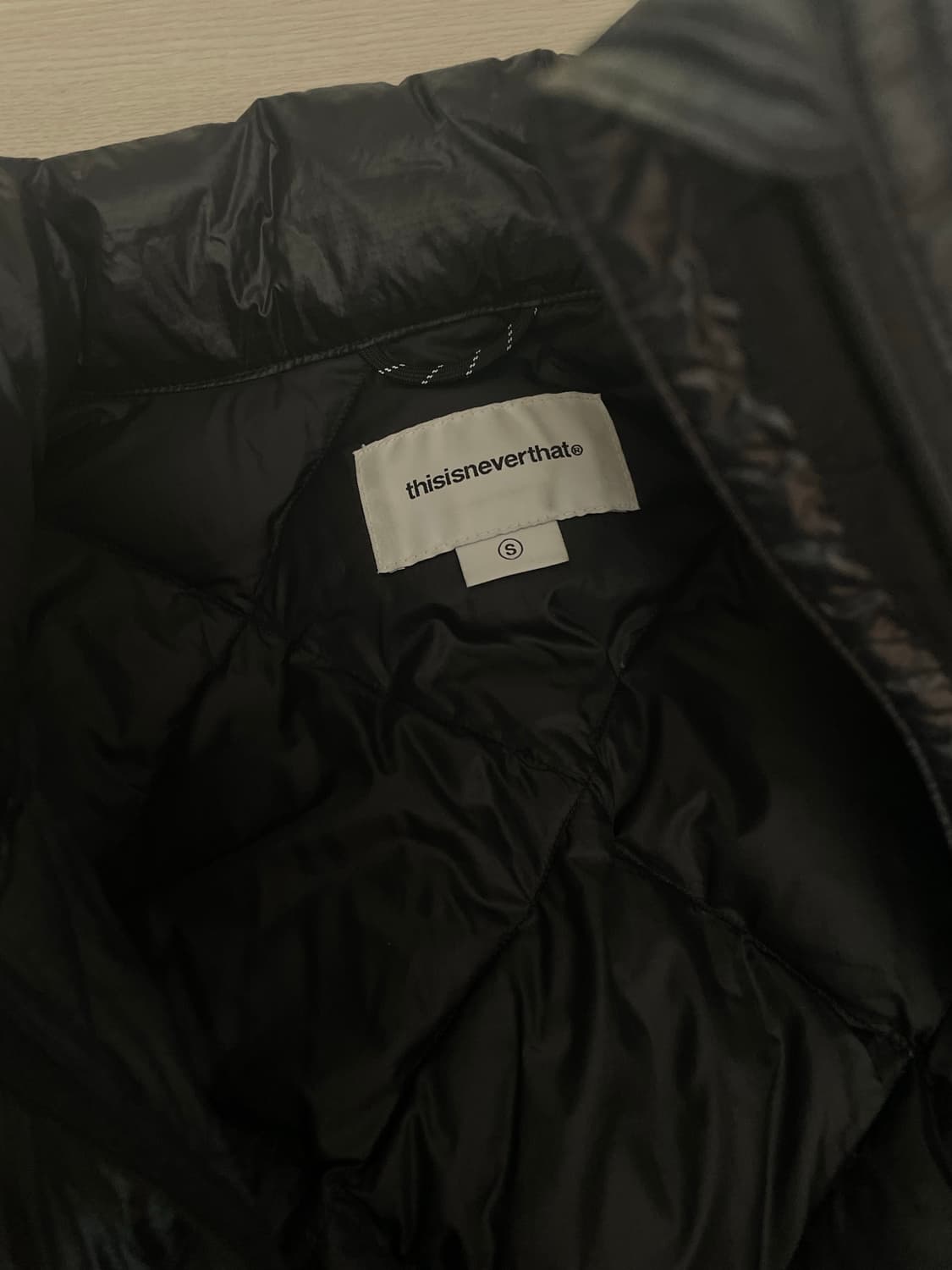 디스이즈네버댓 울트라라이트다운 경량패딩 블랙(S) 상품이미지2