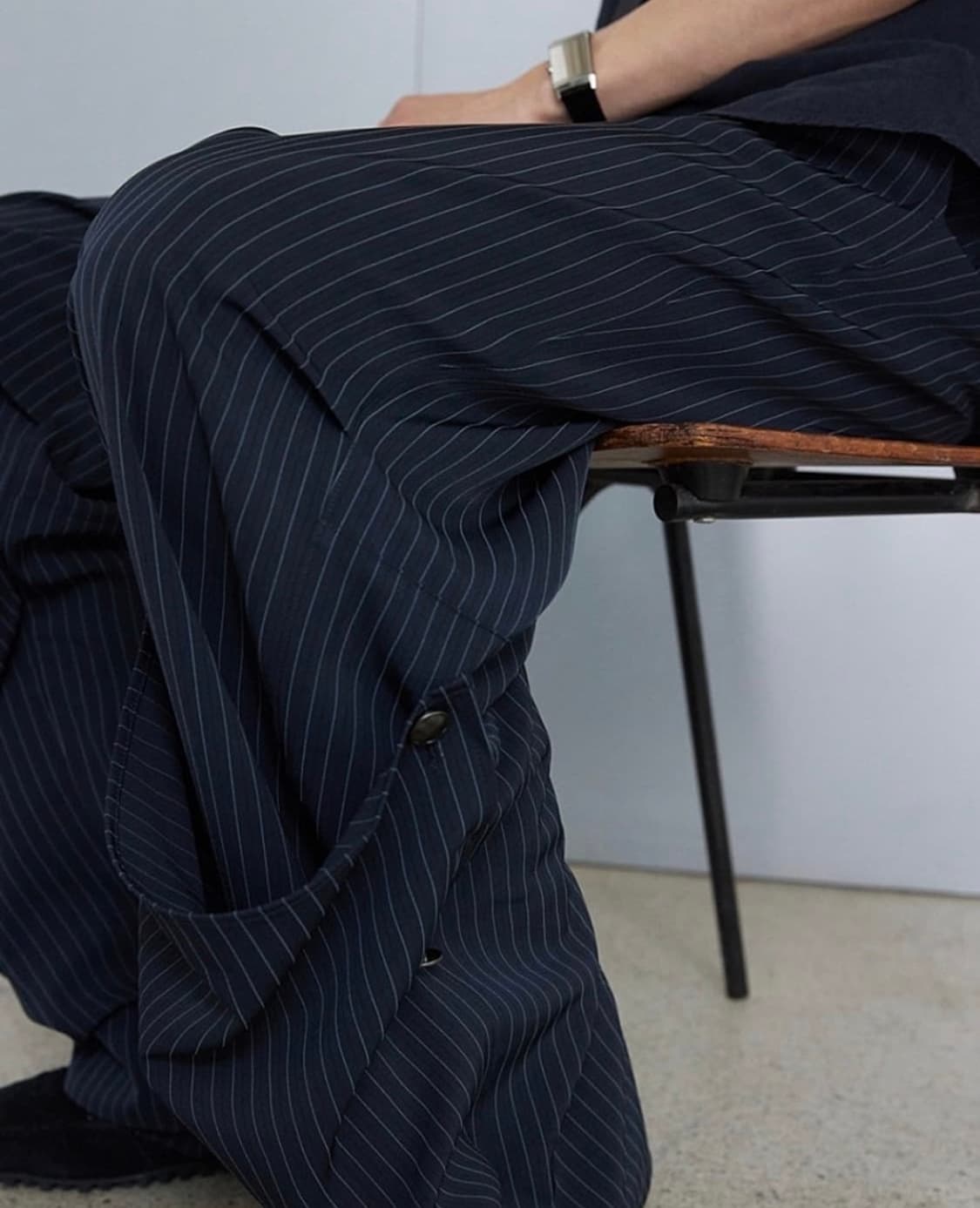 해칭룸 아머 팬츠 스트라이프 네이비 3사이즈 상품이미지2