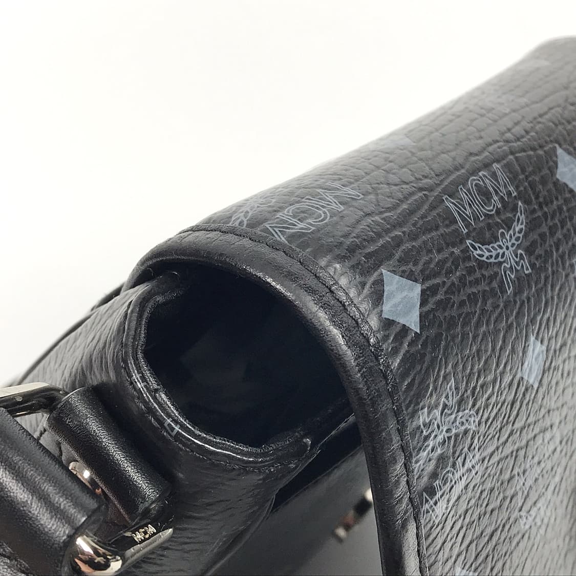 MCM 엠씨엠 남성 크로스백 가방 상품이미지5