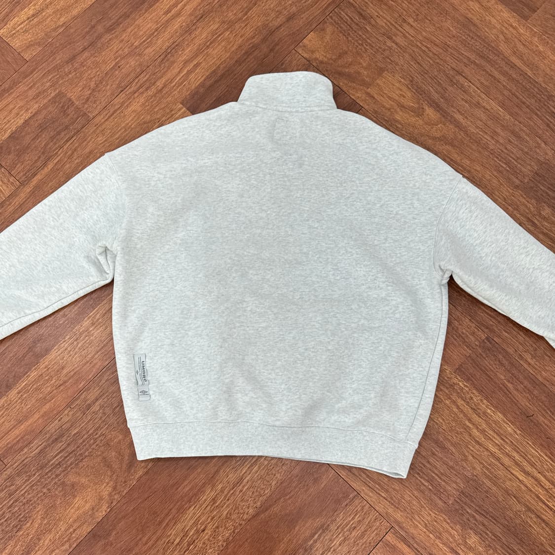 100 엄브로 반집업 맨투맨  상품이미지2