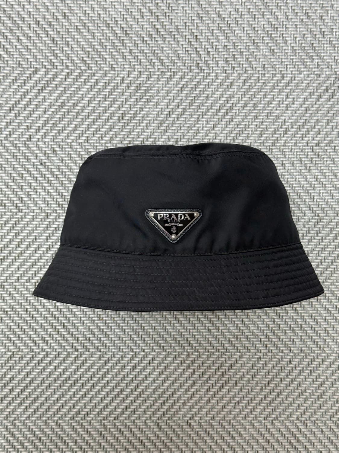 [XL] 프라다 버킷햇 60cm 상품이미지1