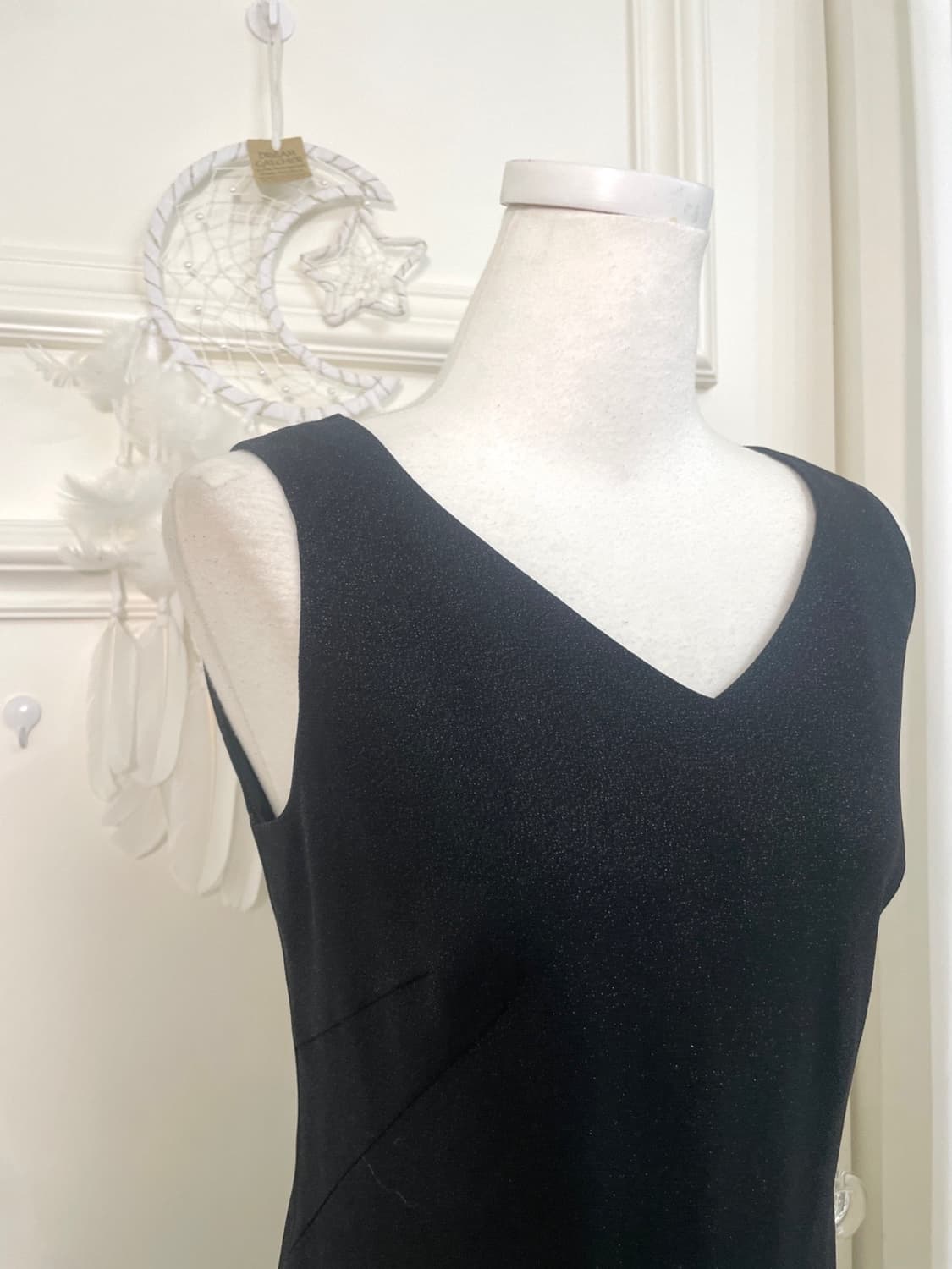 black v-neck ruffle glitter lining opc s 상품이미지6