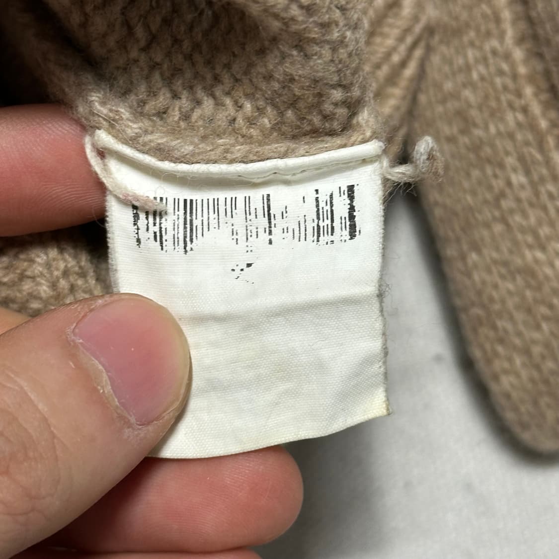 95 입생로랑 베이지 반집업 버튼 니트 상품이미지5