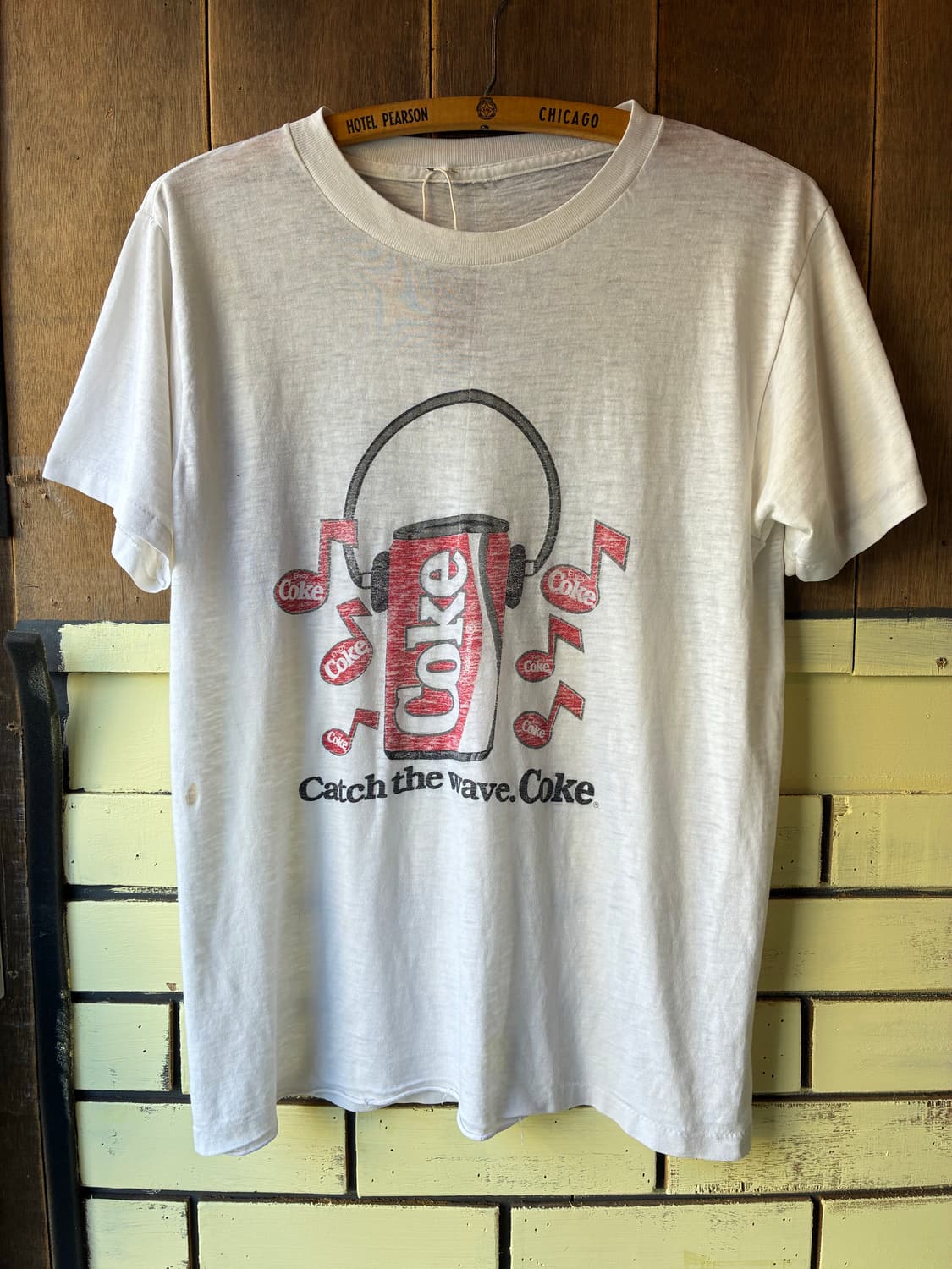 1980~90s Coca-Cola Catch the Wave Tee 상품이미지1